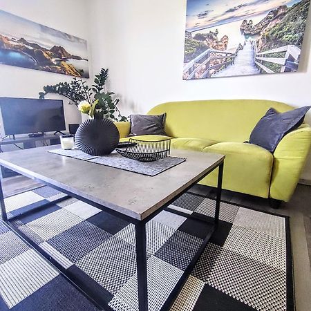 Comfort Apartment For 6 & Loggia & Free Parking Жиліна Екстер'єр фото