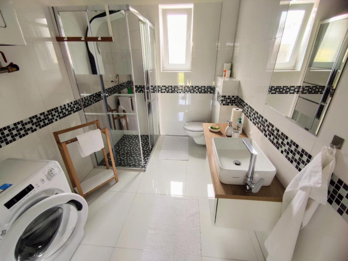 Comfort Apartment For 6 & Loggia & Free Parking Жиліна Екстер'єр фото