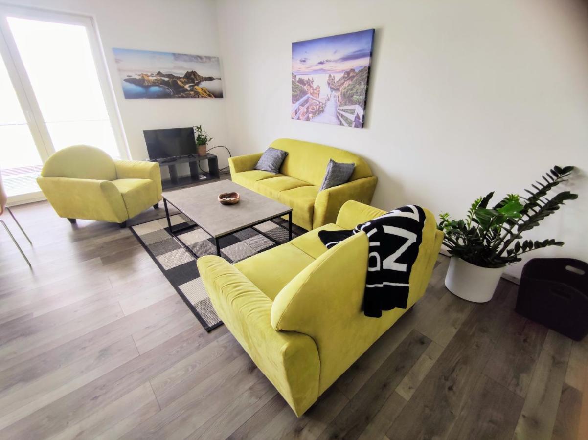 Comfort Apartment For 6 & Loggia & Free Parking Жиліна Екстер'єр фото