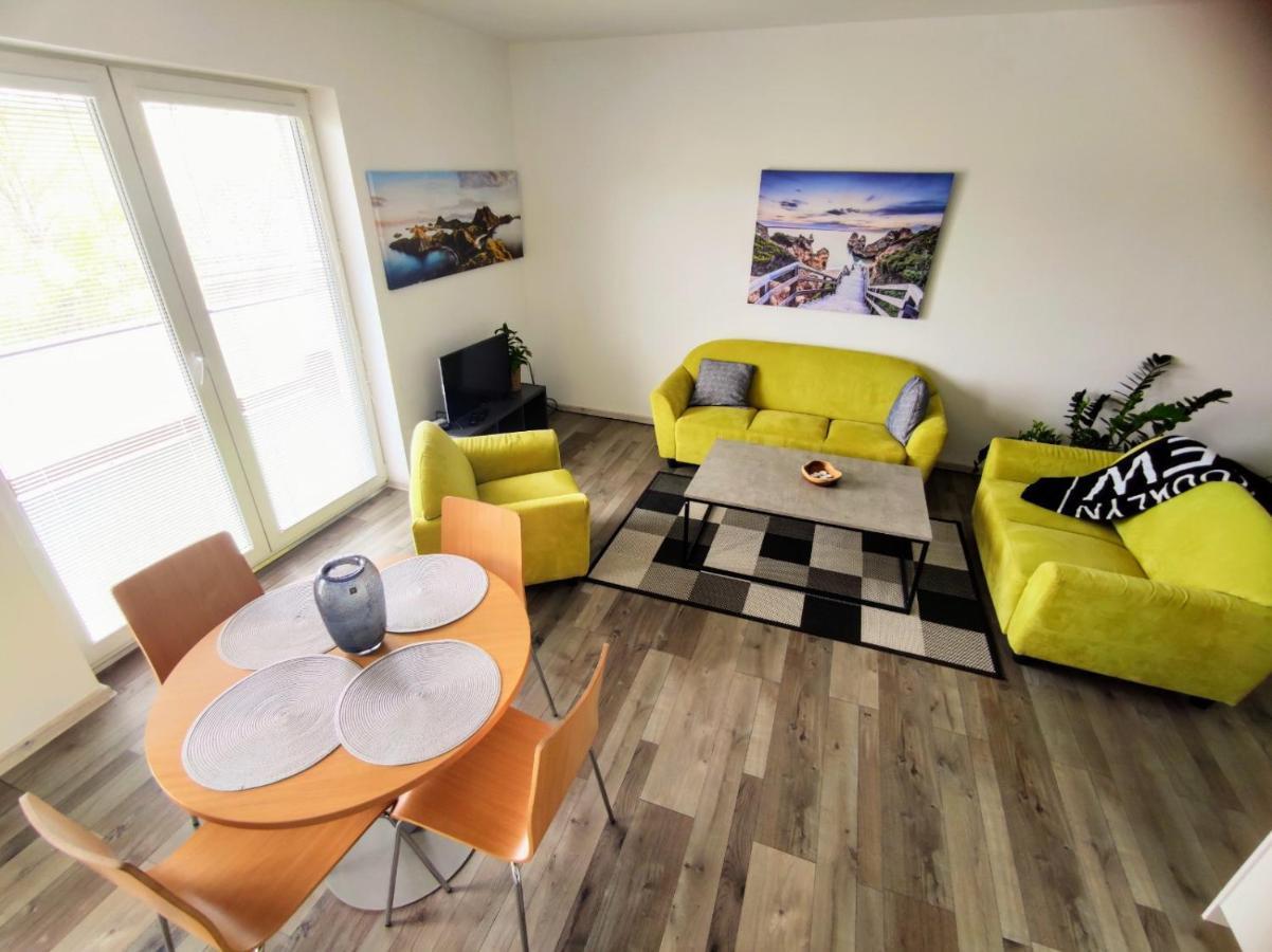 Comfort Apartment For 6 & Loggia & Free Parking Жиліна Екстер'єр фото