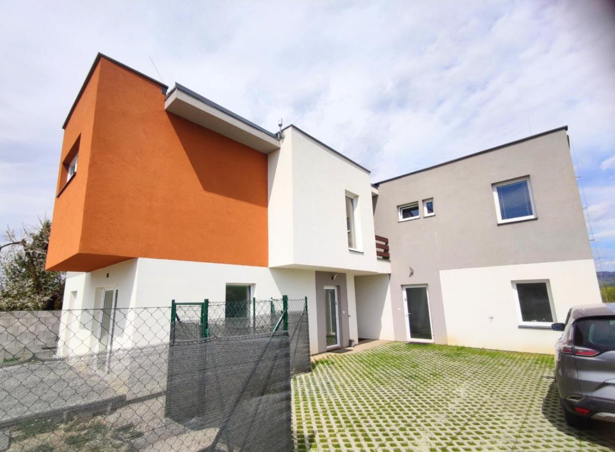 Comfort Apartment For 6 & Loggia & Free Parking Жиліна Екстер'єр фото