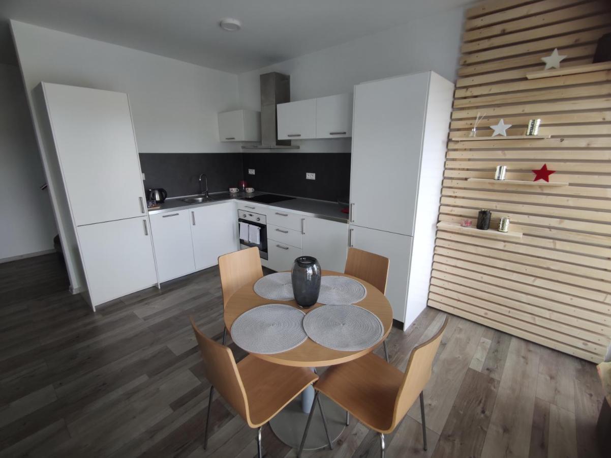 Comfort Apartment For 6 & Loggia & Free Parking Жиліна Екстер'єр фото